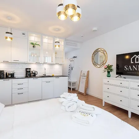 Golden Mirror Z Dwoma Basenami, Strefa Saun,jacuzzi- Pinea Pobierowo-sannel For Rent