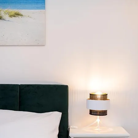 Апартаменты Golden Mirror-w Cenie Dostep Do Basenow, Strefy Saun,jacuzzi - Pinea Pobierowo-sannel For Rent