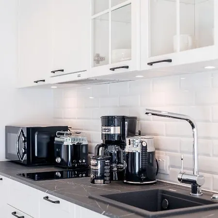 Golden Mirror-w Cenie Dostęp Do Basenów, Strefy Saun,jacuzzi - Pinea Pobierowo-sannel For Rent *