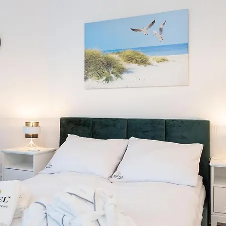 Golden Mirror-w Cenie Dostep Do Basenow, Strefy Saun,jacuzzi - Pinea Pobierowo-sannel For Rent * Поберово