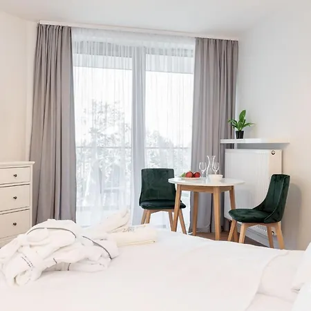 Golden Mirror-w Cenie Dostep Do Basenow, Strefy Saun,jacuzzi - Pinea Pobierowo-sannel For Rent