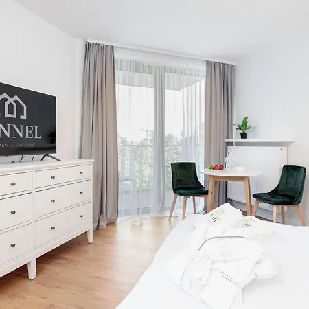 Golden Mirror-w Cenie Dostęp Do Basenów, Strefy Saun,jacuzzi - Pinea Pobierowo-sannel For Rent